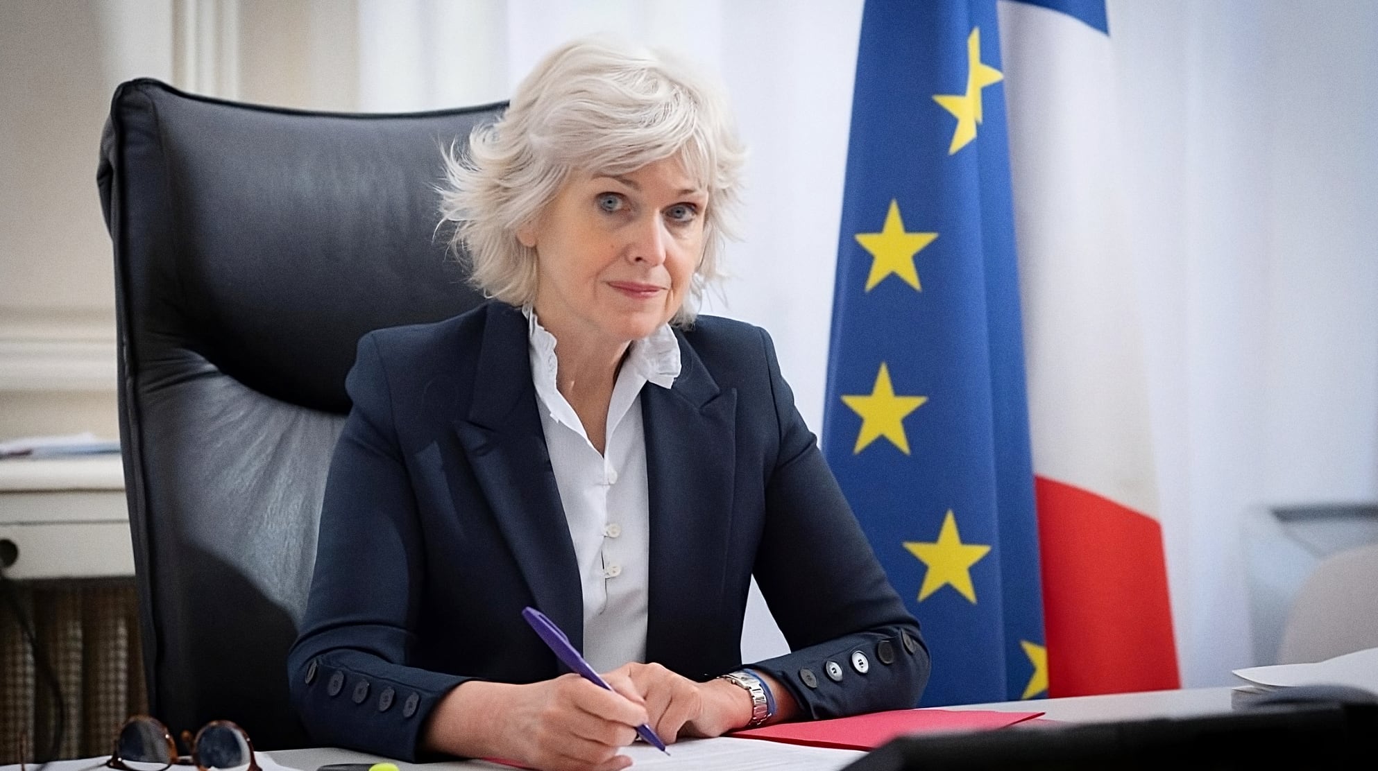 Isabelle Rome, ministra delegowana w gabinecie premiery do spraw równouprawnienia kobiet i mężczyzn, różnorodności oraz równych szans stara się pomóc Ukrainkom szukającym wsparcia w aborcji na terenie Polski.